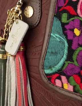 Bolsa tote AngeLozano piel café Flora con grabado y tapa de broche con telar