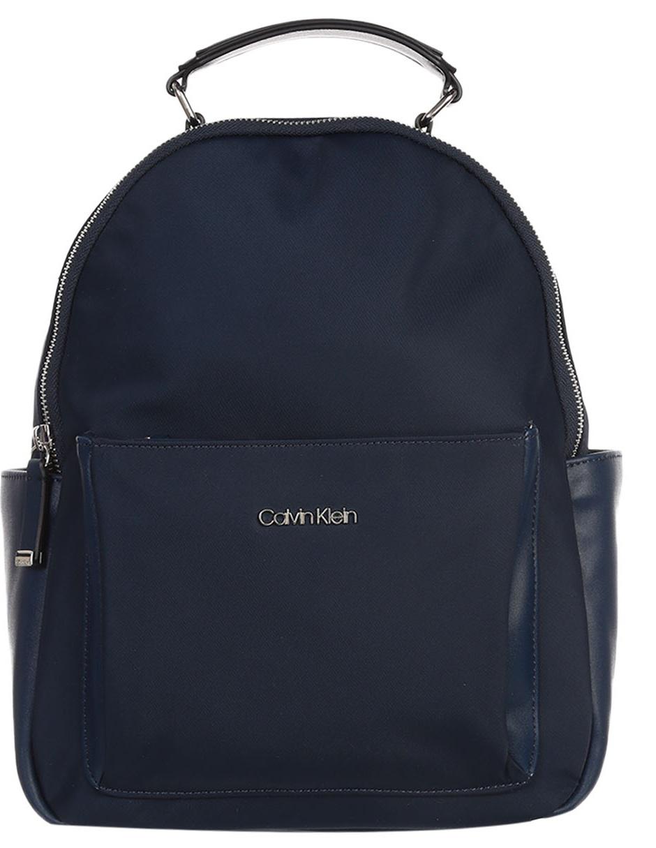 Mochila Calvin Klein azul marino con logotipo |