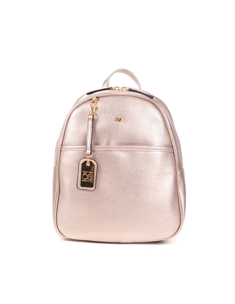 backpack cloe con logotipo