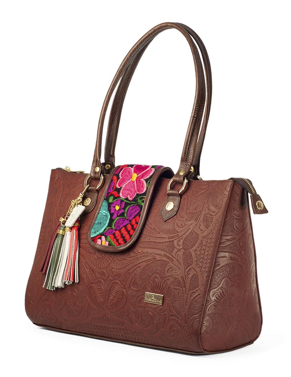 Bolsa tote piel café Flora con grabado y tapa de broche con telar 5