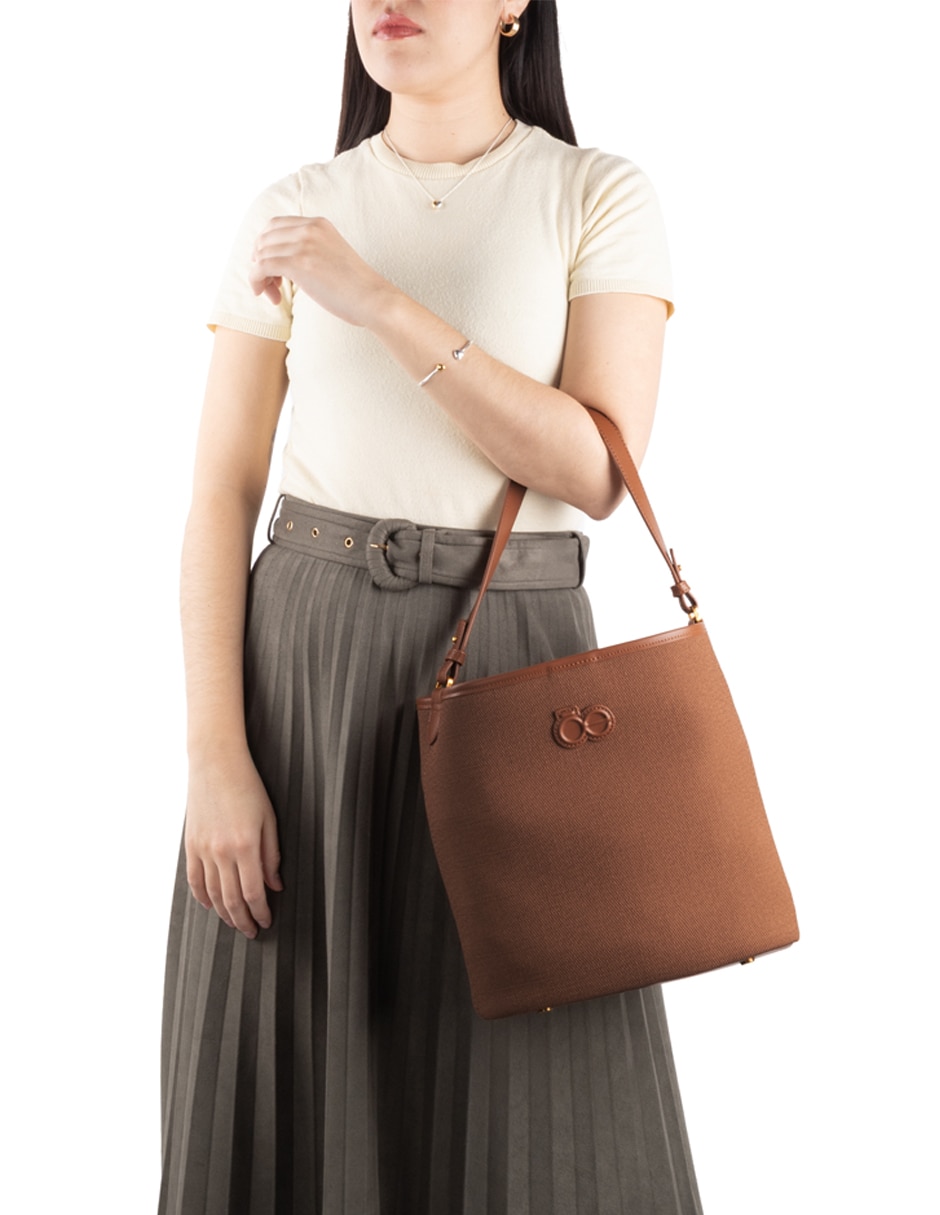 HOBO CLOE, CAMELLO