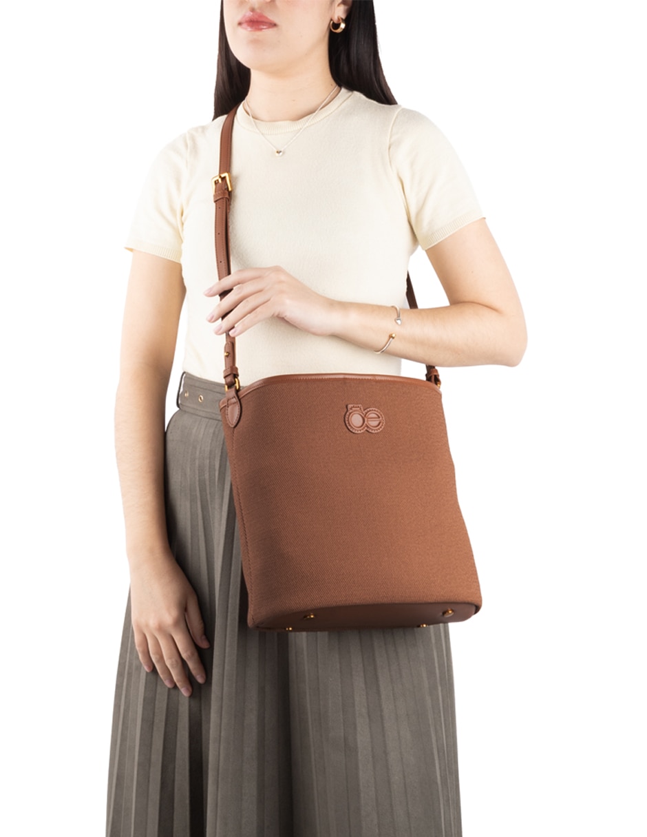 HOBO CLOE, CAMELLO
